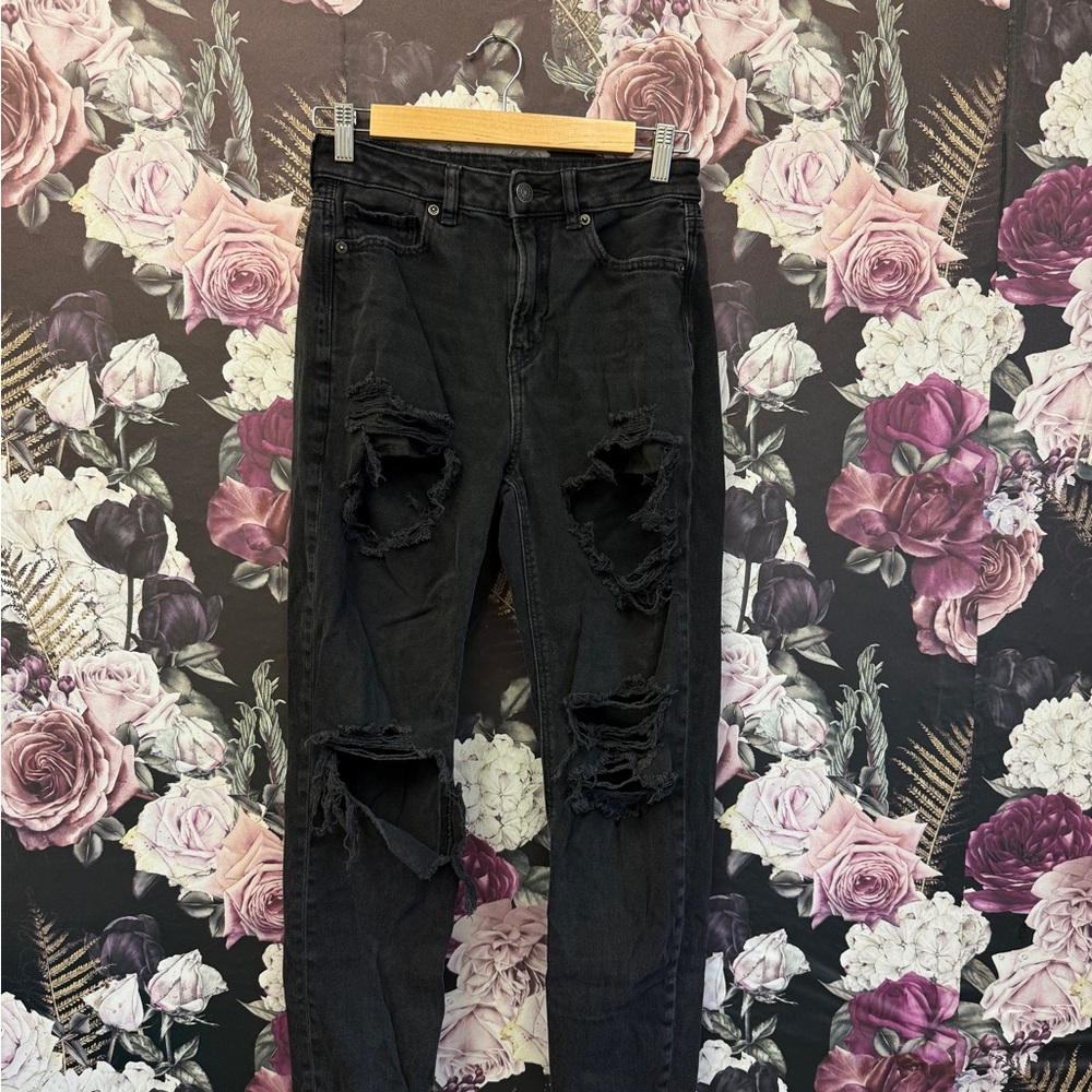 American Eagle Outfitters Black Distressed Jeans Size 2